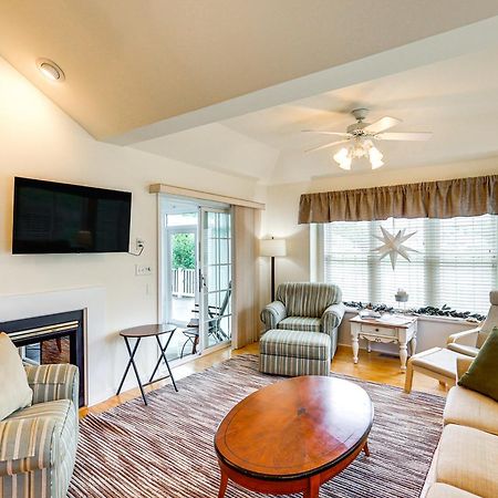 Sunny Lewes Home With Sunroom, Deck And Pond View Bagian luar foto