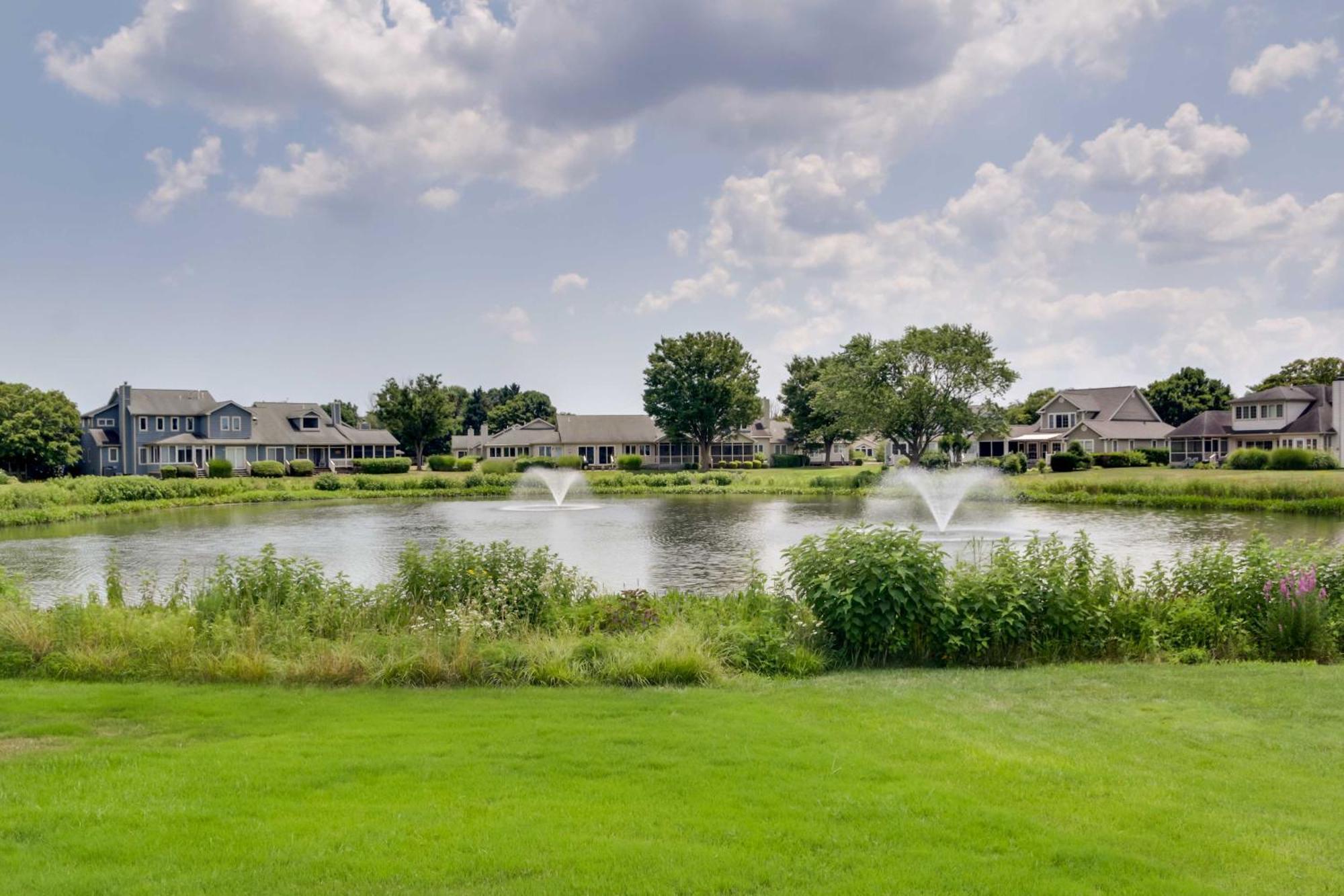 Sunny Lewes Home With Sunroom, Deck And Pond View Bagian luar foto