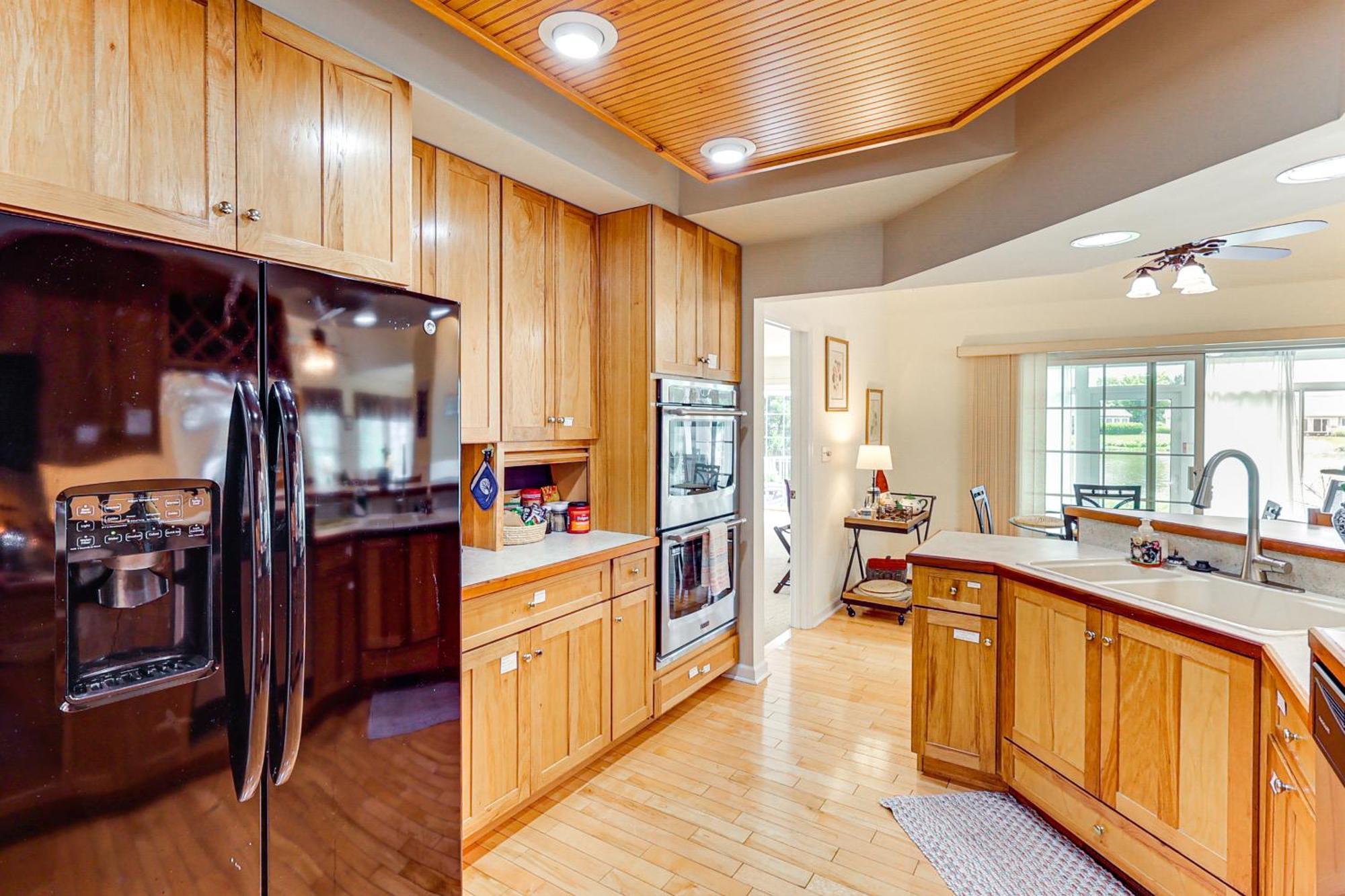 Sunny Lewes Home With Sunroom, Deck And Pond View Bagian luar foto