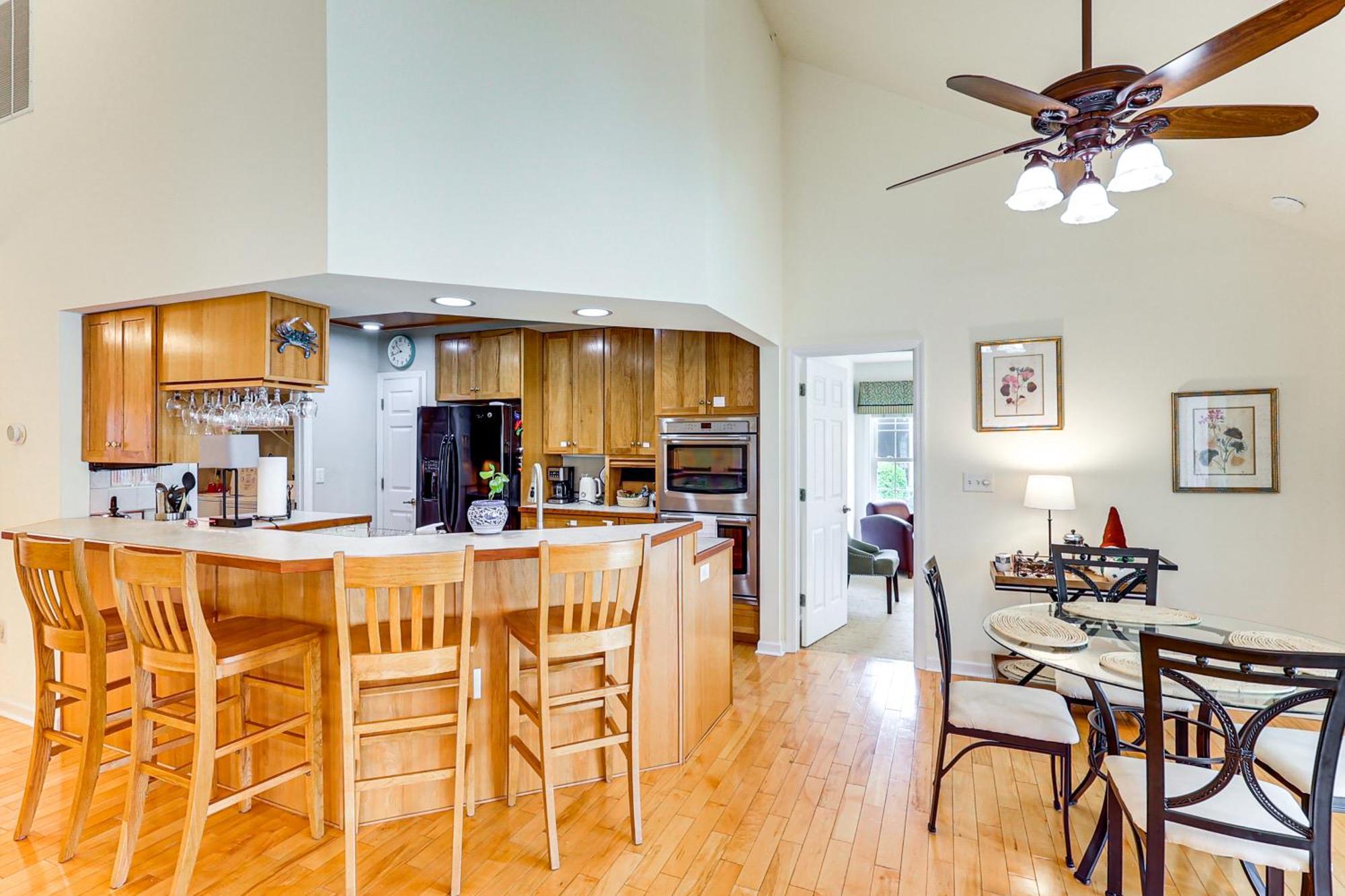 Sunny Lewes Home With Sunroom, Deck And Pond View Bagian luar foto