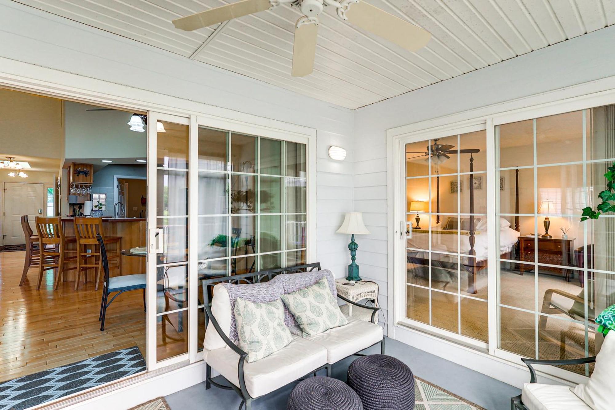 Sunny Lewes Home With Sunroom, Deck And Pond View Bagian luar foto