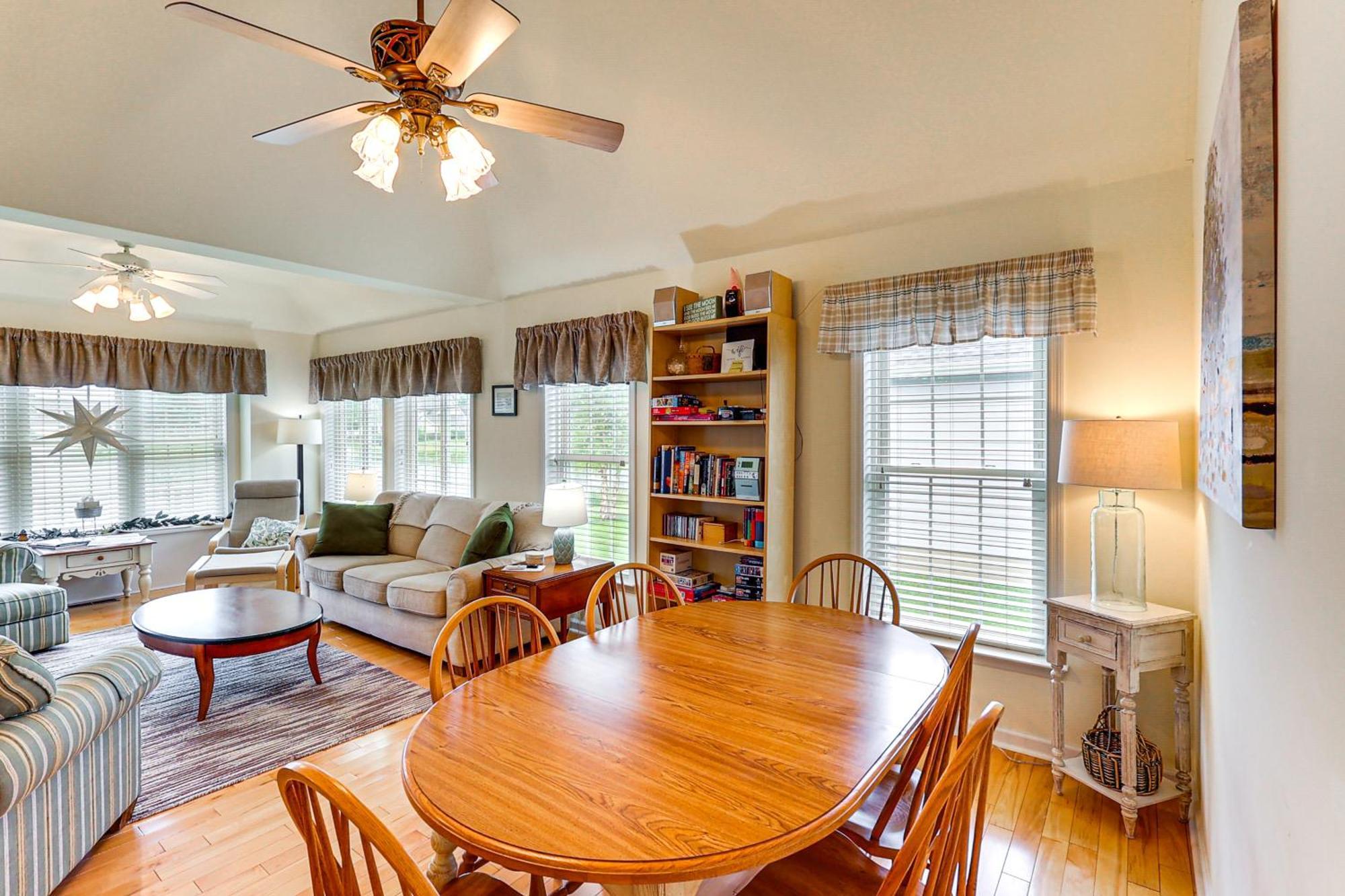 Sunny Lewes Home With Sunroom, Deck And Pond View Bagian luar foto